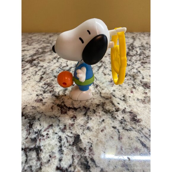 Snoopy Basketball Player Keychain Clip-On Toy 4.5" Collectible Figurine Peanuts - Picture 2 of 5